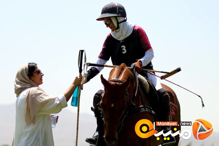 جشن قهرمانی تیم دختران زنده رود در رقابت های چوگان