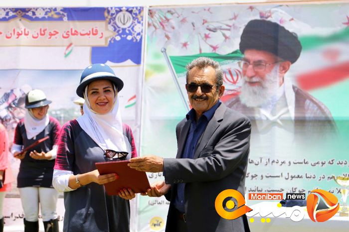 جشن قهرمانی تیم دختران زنده رود در رقابت های چوگان
