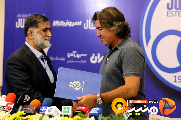 مراسم امضای قرارداد ریکاردو ساپینتو، سرمربی استقلال