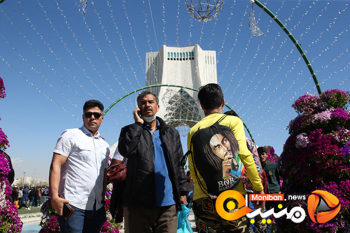 تحویل سال ۱۴۰۰ در میدان آزادی تهران