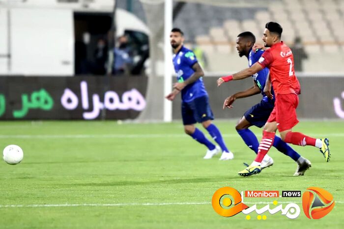 استقلال و تراکتور