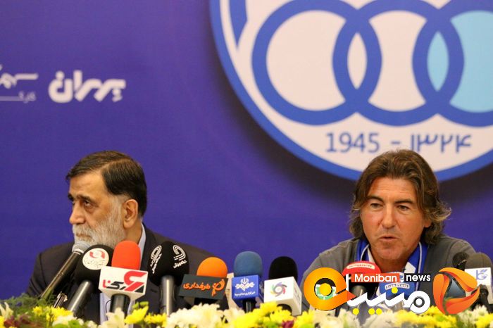 مراسم امضای قرارداد ریکاردو ساپینتو، سرمربی استقلال