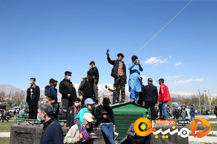 تحویل سال ۱۴۰۰ در میدان آزادی تهران