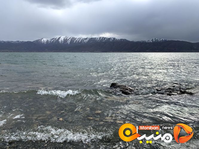 دریاچه زریوار