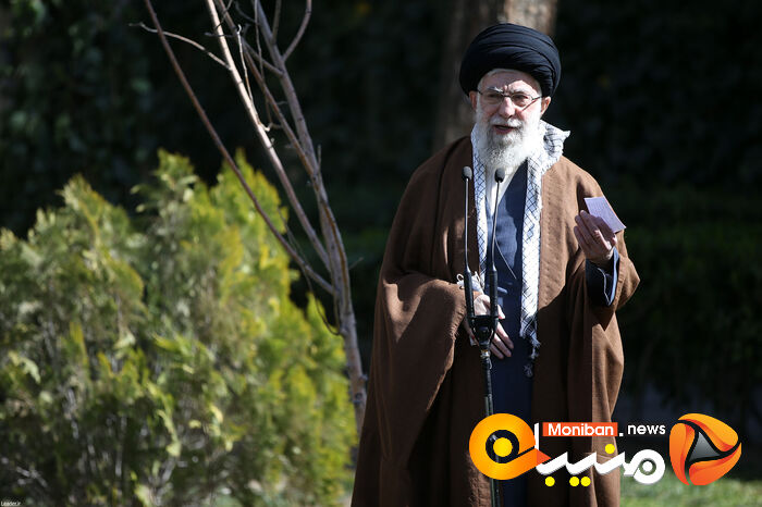 کاشت نهال در هفته منابع طبیعی توسط رهبر معظم انقلاب