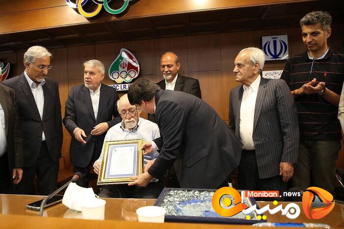 مراسم تجلیل از اردشیر لارودی، پیشکسوت روزنامه نکاری ورزشی و نفرات اول جشنواره جهانی ایپس در روز جهانی خبرنگاران ورزشی