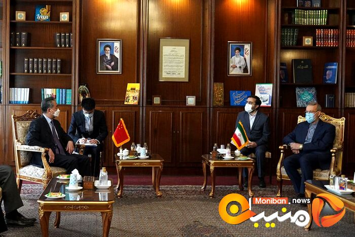 دیدار وزیر خارجه چین در تهران با علی لاریجانی