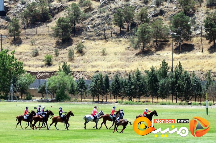 جشن قهرمانی تیم دختران زنده رود در رقابت های چوگان