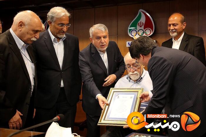مراسم تجلیل از اردشیر لارودی، پیشکسوت روزنامه نکاری ورزشی و نفرات اول جشنواره جهانی ایپس در روز جهانی خبرنگاران ورزشی