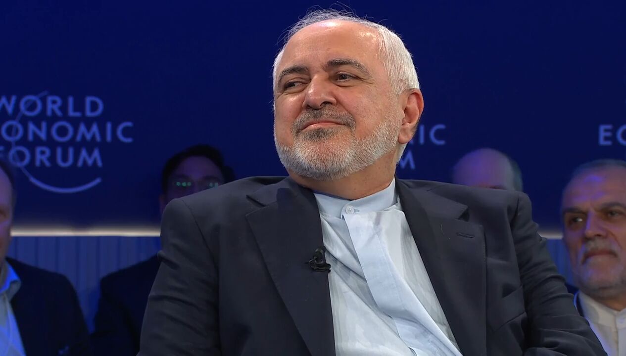 گزارش تصویری/ گفتگوی ظریف با فرید زکریا، مجری سی ان ان در اجلاس داووس