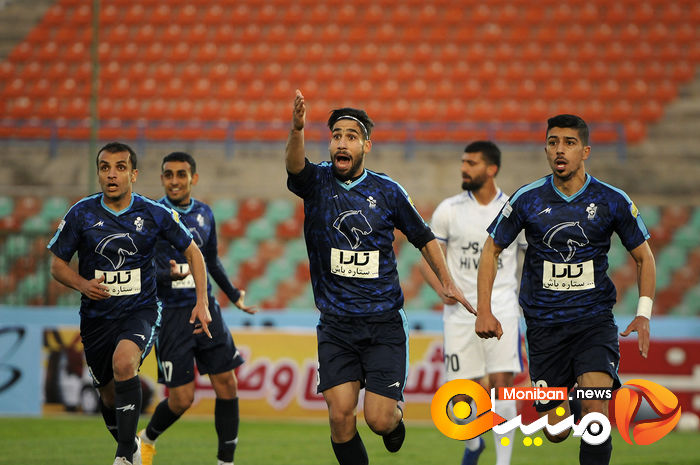 بازی استقلال و پیکان