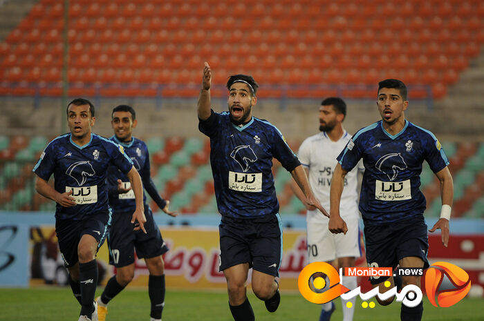 بازی استقلال و پیکان
