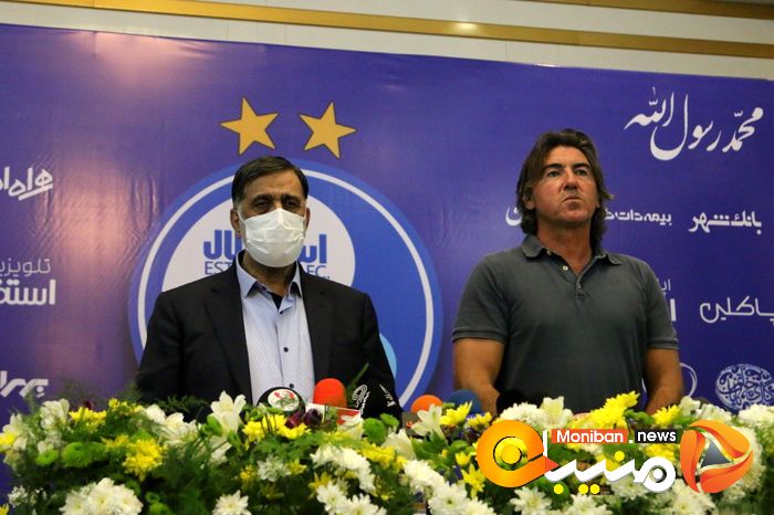 مراسم امضای قرارداد ریکاردو ساپینتو، سرمربی استقلال