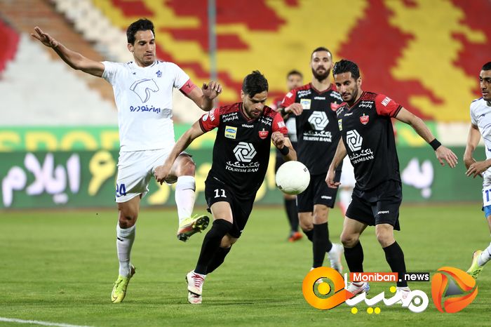 دیدار تیم های پرسپولیس-پیکان