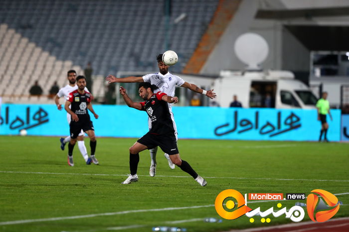 دیدار تیم های پرسپولیس-پیکان