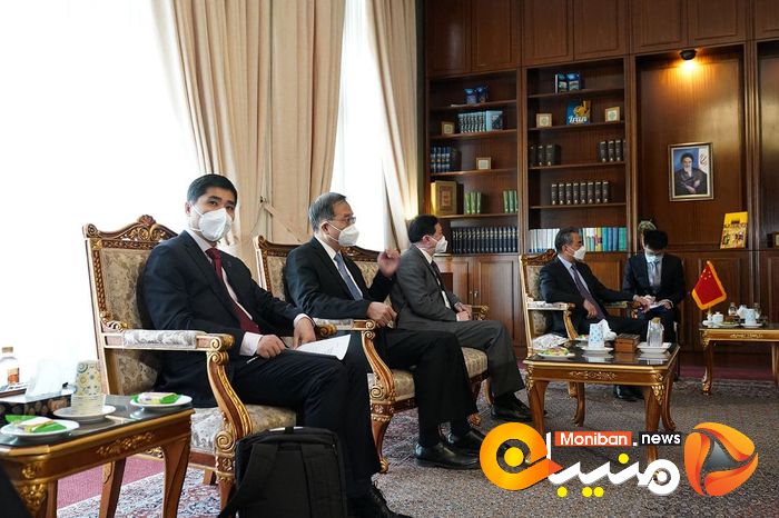 دیدار وزیر خارجه چین در تهران با علی لاریجانی